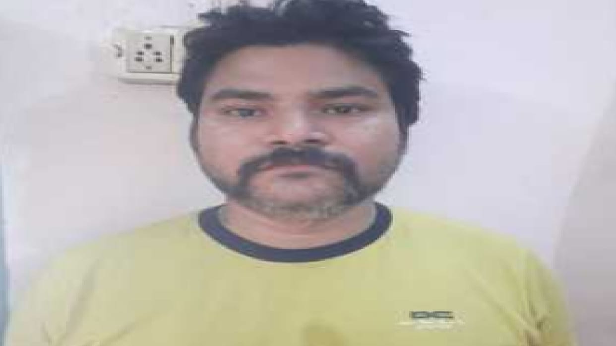 Bank manager arrested with illegal pistol in Shahjahanpur
