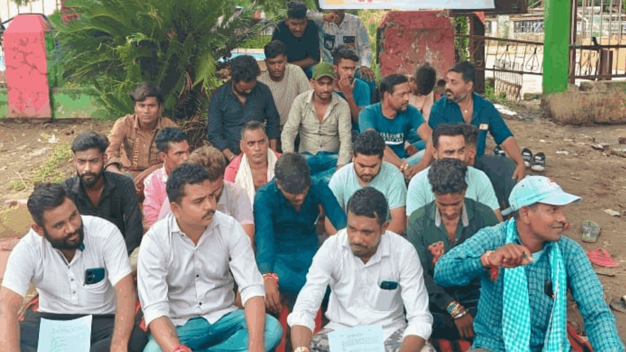 Villagers sit on indefinite hunger strike against corruption in Janjgir-Champa