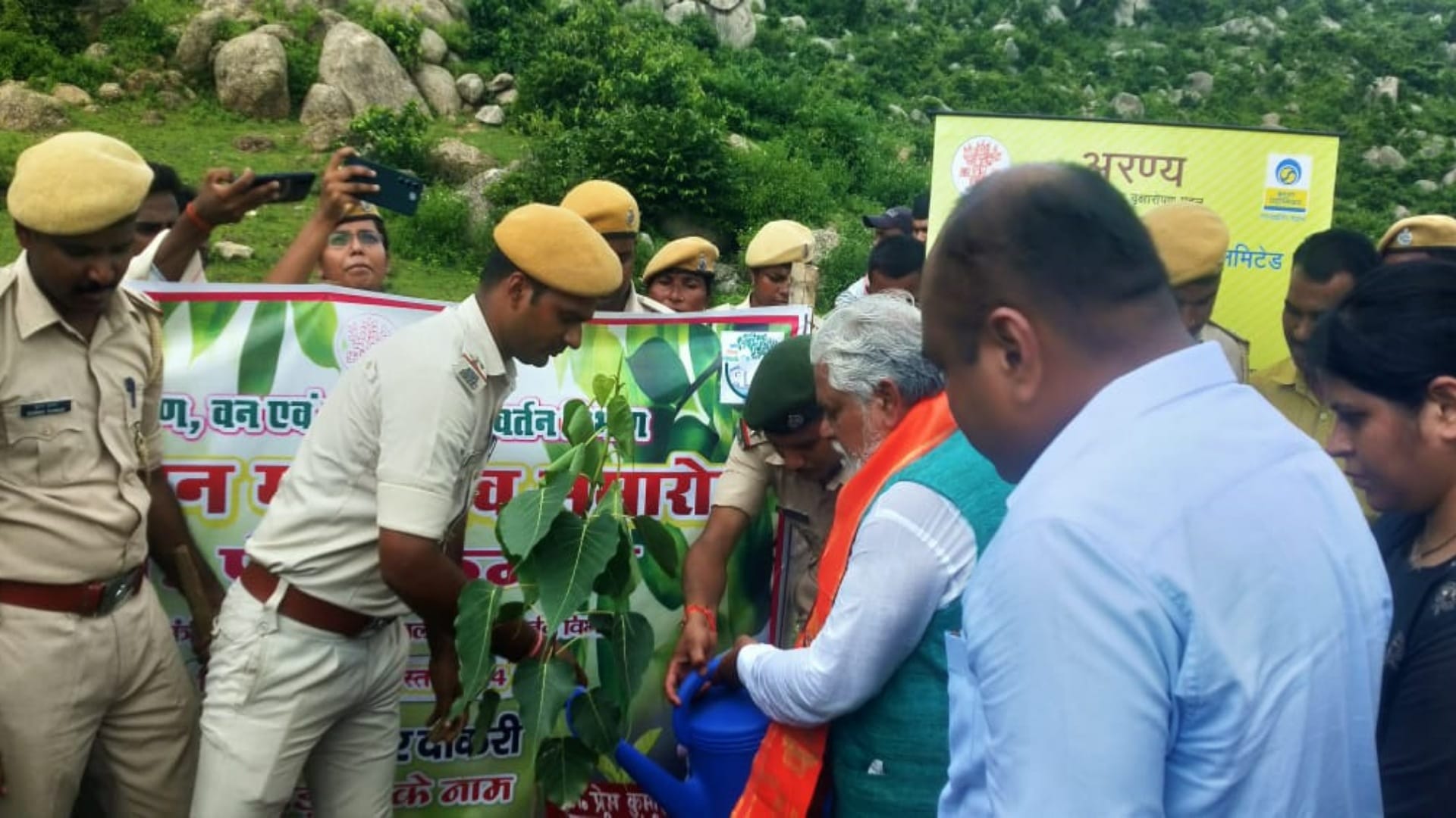 Bihar: Efforts to make treeless mountains green with seed ball technology, pilot project started in Aurangabad