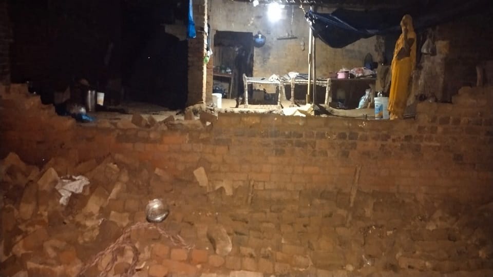 Seven people injured when tin shed and wall collapsed due to rain