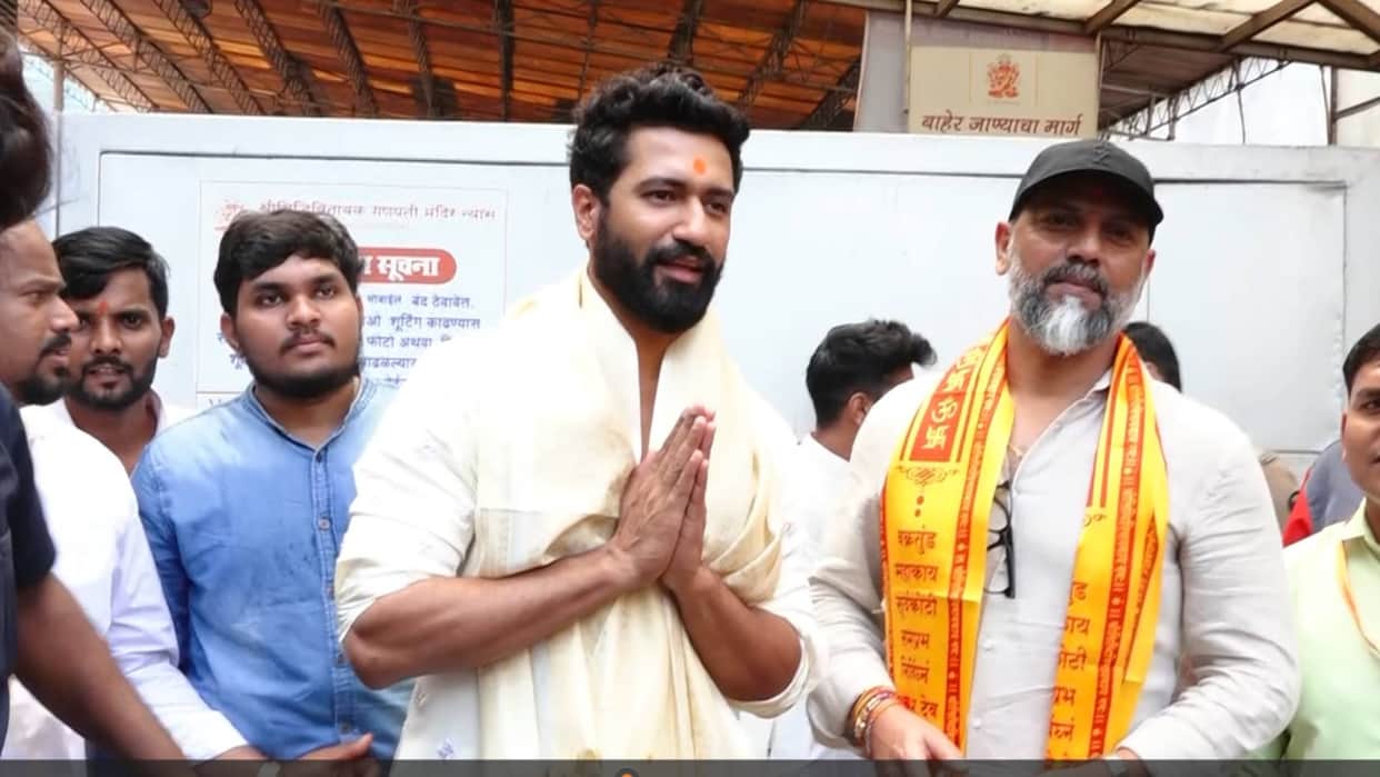 vicky kaushal seeks blessings of siddhivinayak mandir unveils his teaser first look from chhaava pics viral