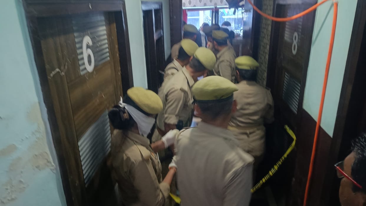 girl murdered by slitting her throat in Hotel room in Bareilly