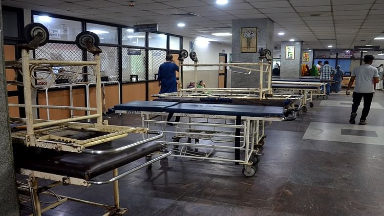 AMU: जेएन मेडिकल कॉलेज में जूनियर डॉक्टरों की हड़ताल आठवें दिन भी जारी, मरीज रहे परेशान