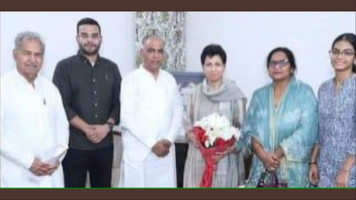 Haryana: MLA Ishwar Singh's meeting with Selja went viral on social media