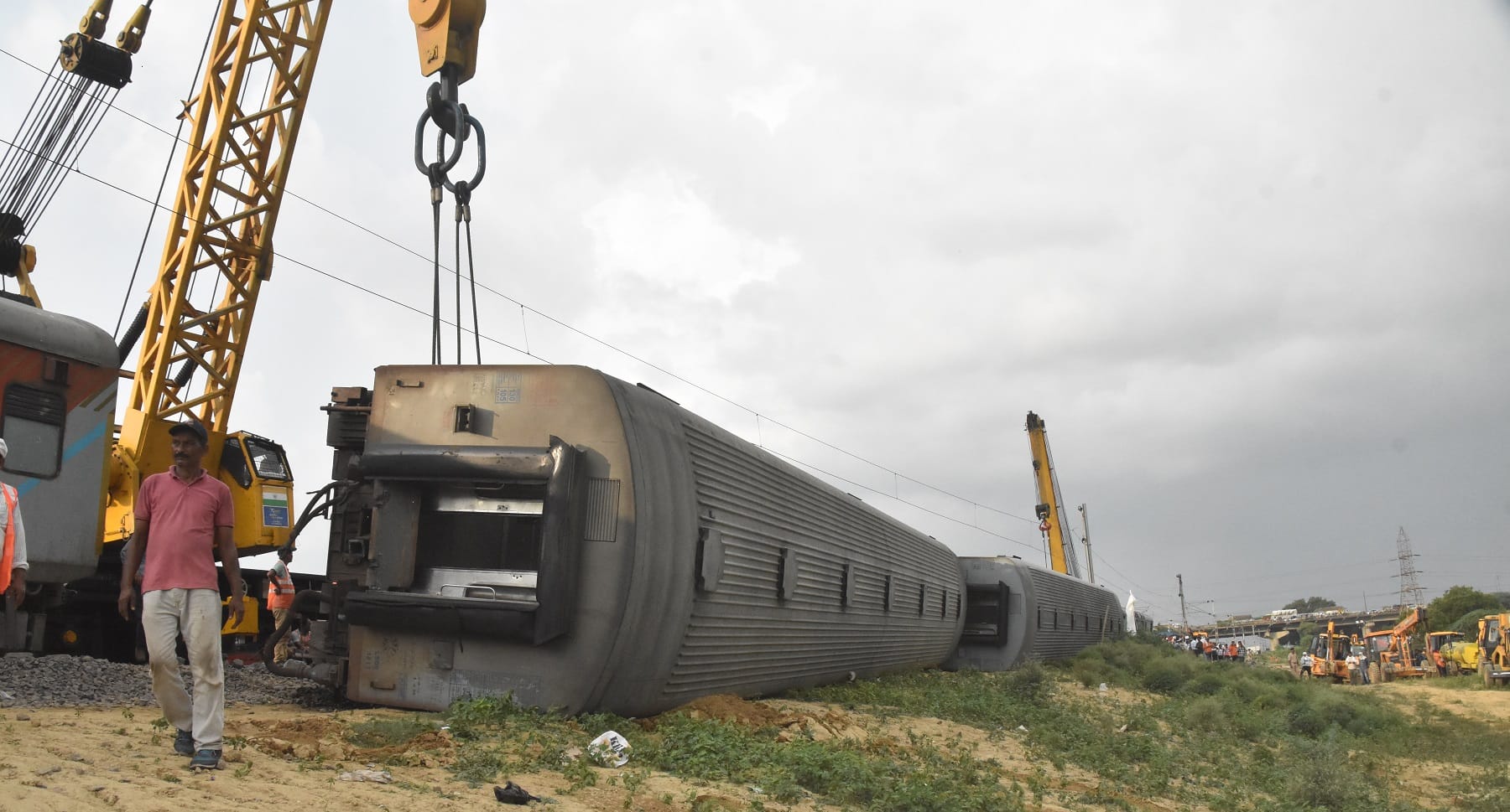 Sabarmati Express Derail Rust and lime were found in  iron pieces found near incident site clamp was not used