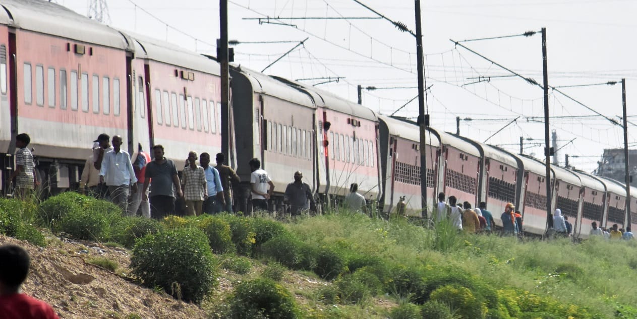 Sabarmati Express Derail Rust and lime were found in  iron pieces found near incident site clamp was not used