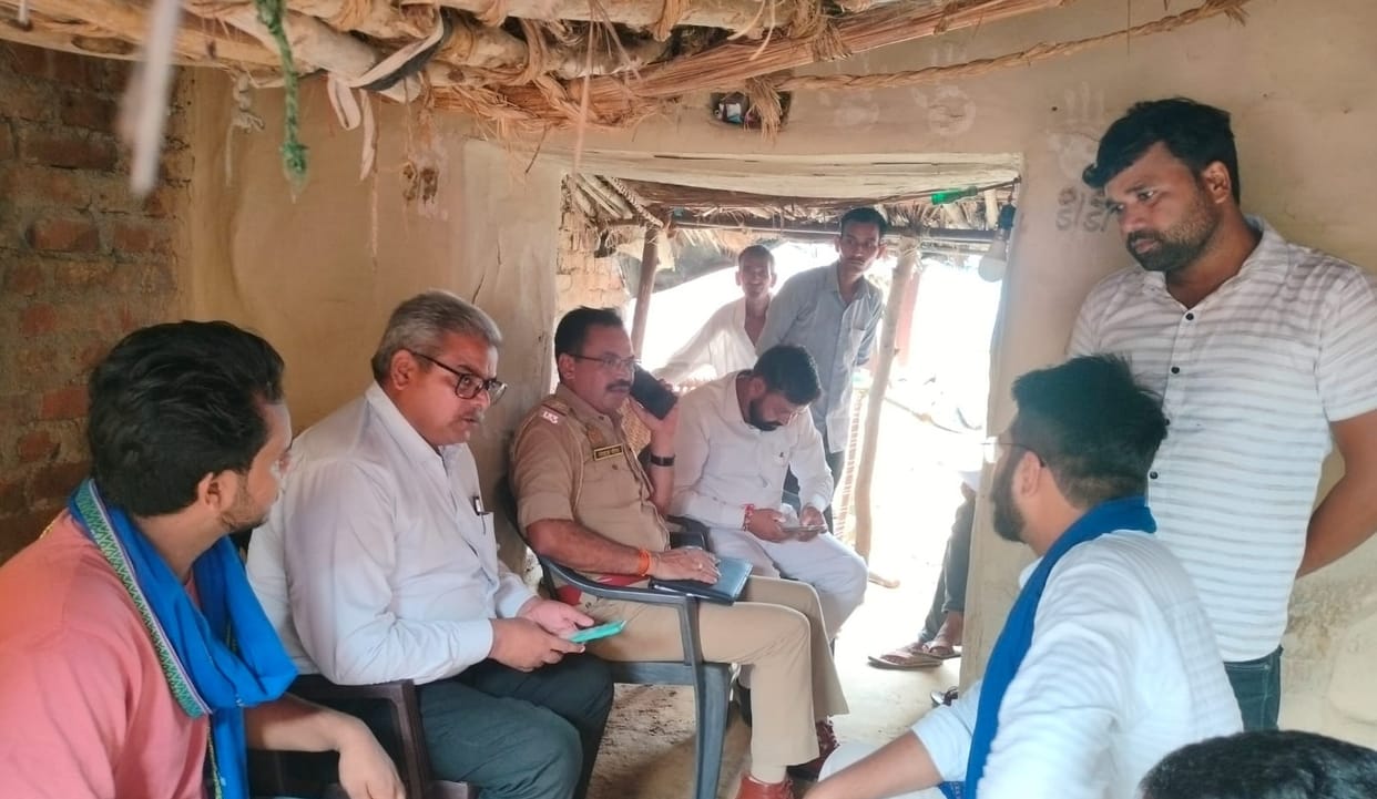 Raj Mistri was murdered and his body was thrown outside house, his wife filed a complaint against four people