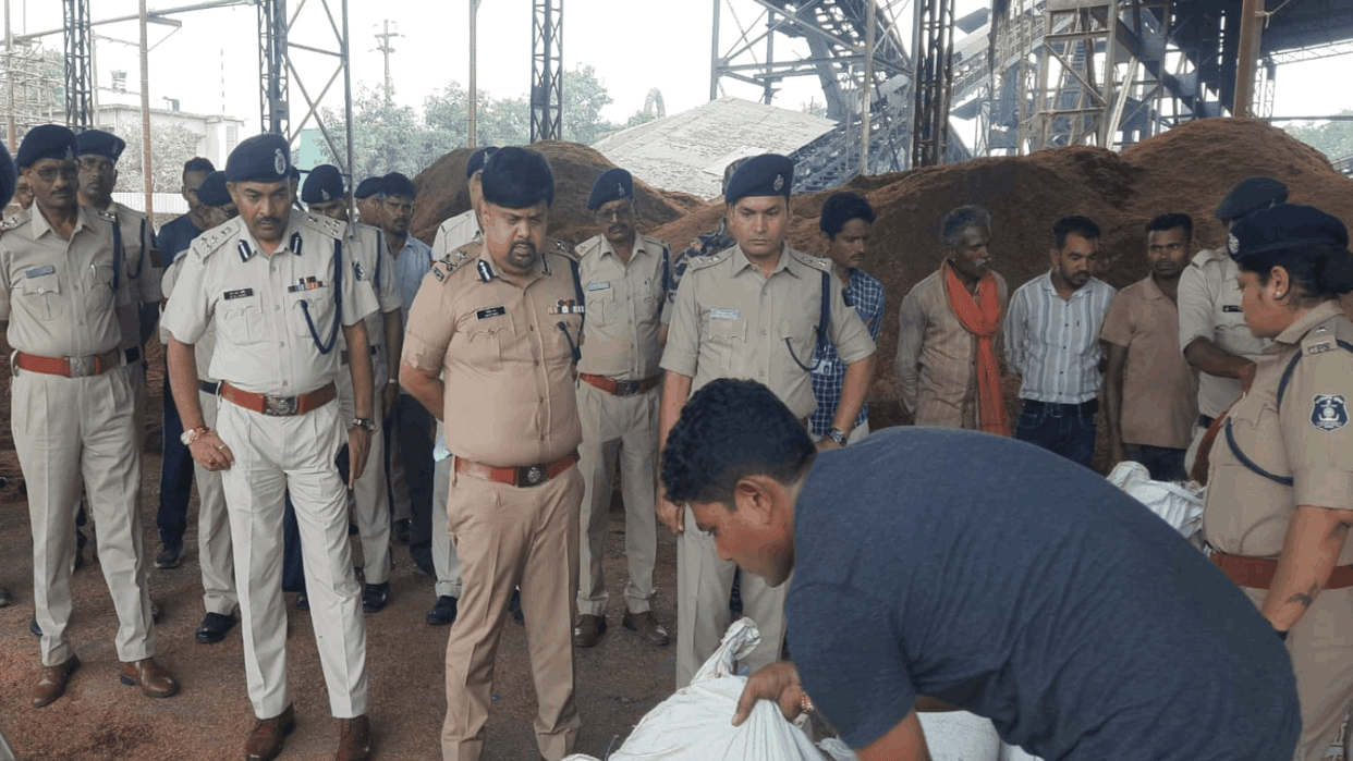 Ganja-doda worth about four crores seized in Surajpur