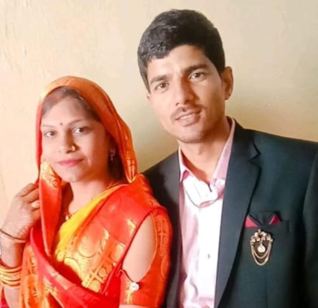 Couple suicide in handia selling fan of on saris hanging