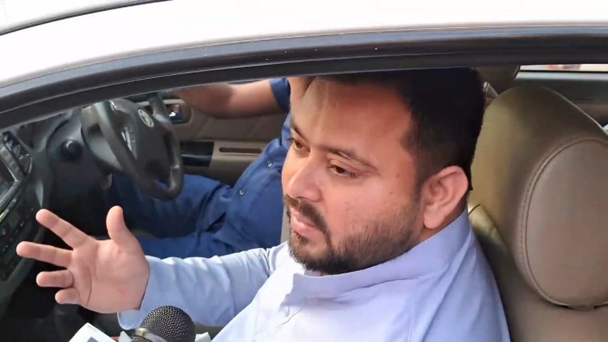 PM Modi : rjd party Tejashwi Yadav targeted PM narendra Modi on UPSC lateral entry NDA 2024