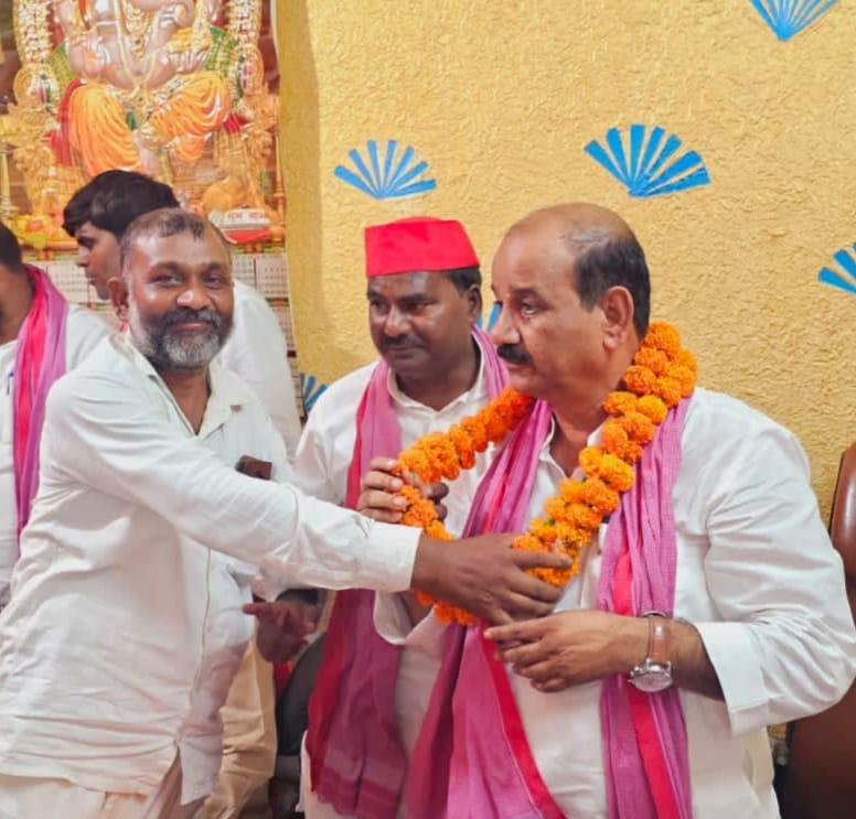 Samjwadi party state president shyam lal pal reached in prayagraj phulpur by election
