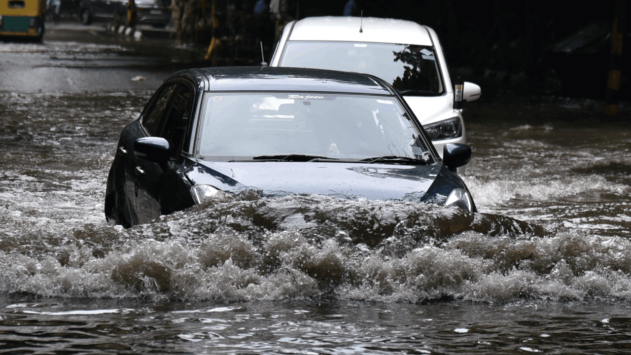 Delhi NCR rain today after heavy traffic see photos