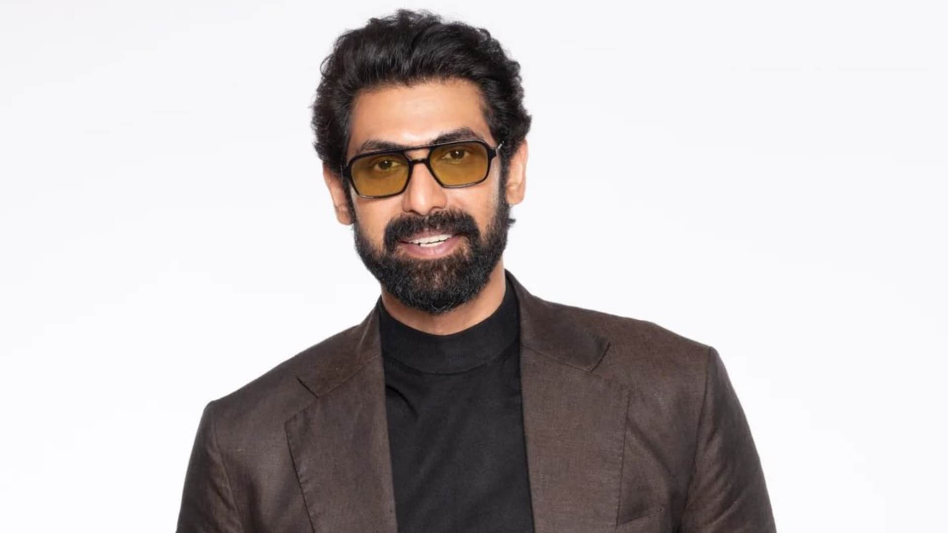 Bahubali actor rana daggubati stops his car on road give autograph and take selfie with fans