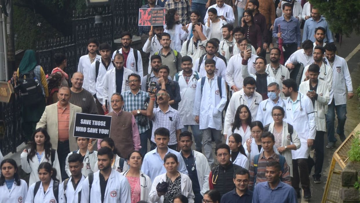 Resident doctors in Himachal Pradesh called off their strike after meeting CM Sukhu