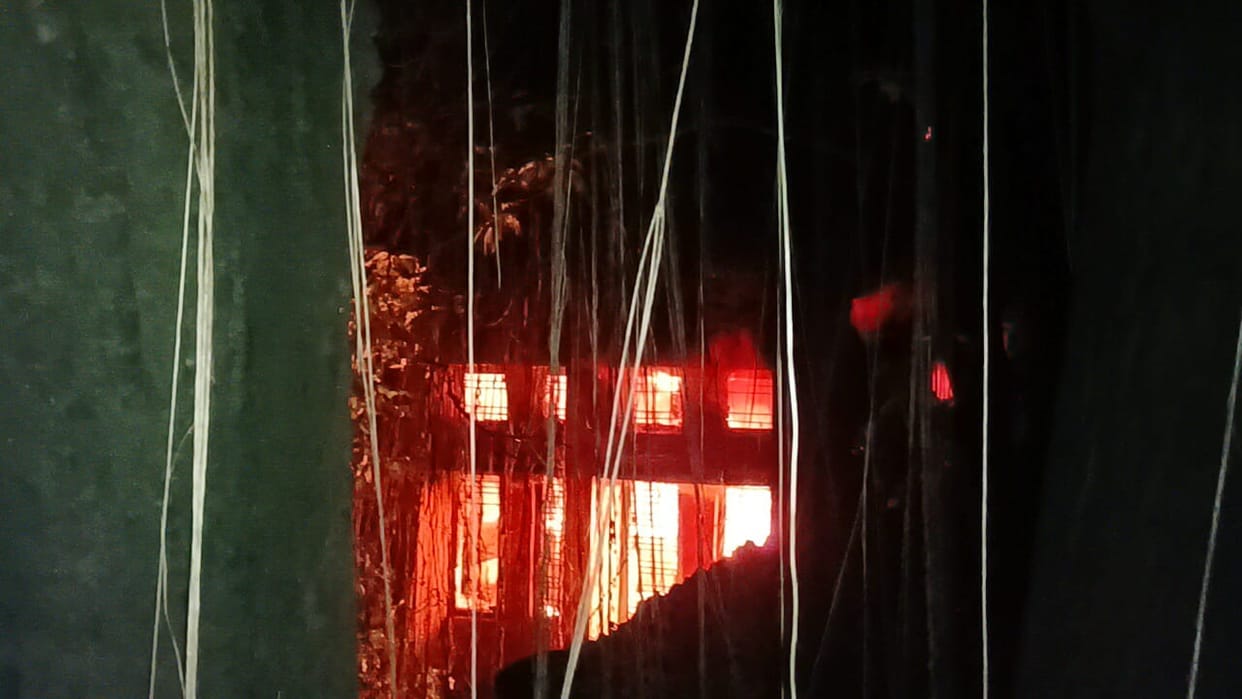 Fire in a hospital in Chandpur Mohalla in Bahraich.