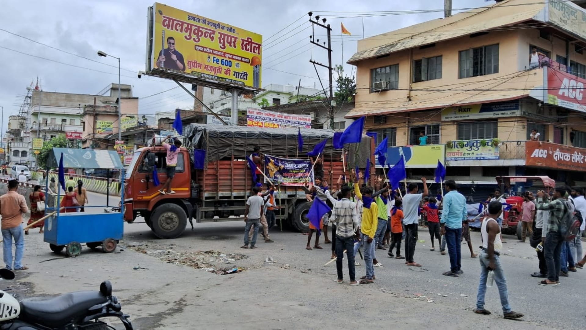 Bharat Bandh: Roads blocked in Muzaffarpur in protest against reservation decision, Supreme Court, Bhim Army