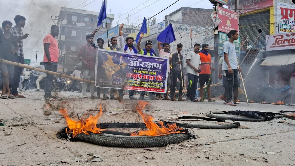 Bharat Bandh: Roads blocked in Muzaffarpur in protest against reservation decision, Supreme Court, Bhim Army