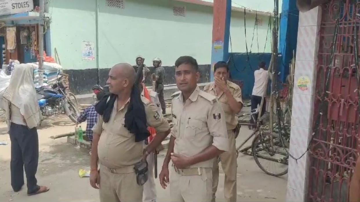 Bihar News: More than 19 lakh looted from IDBI Bank in Saran, police detained security guard