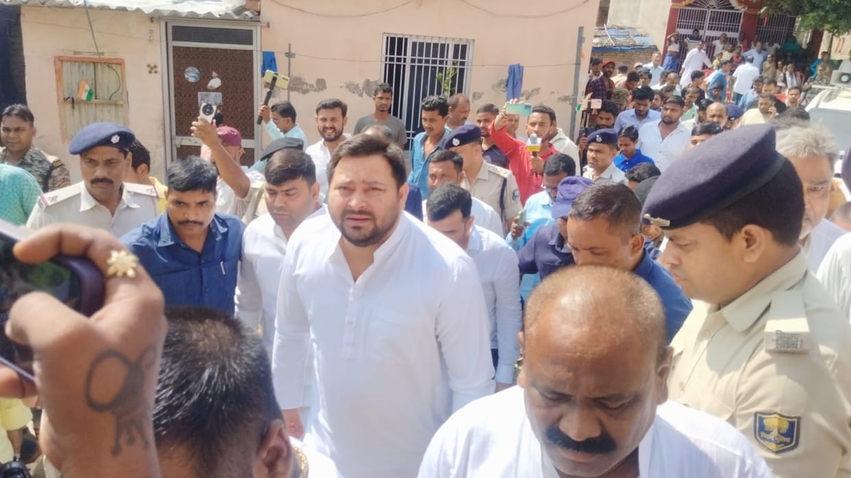 Bihar News : Why DGP RS Bhatti wants to quit bihar, tejaswhi yadav answered after hajipur ward member murder