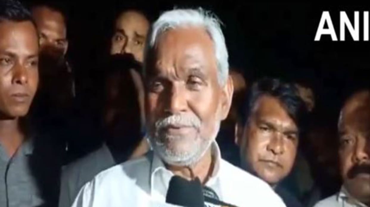 Champai Soren hint new political path after returned from Delhi speculations about joining BJP intensified