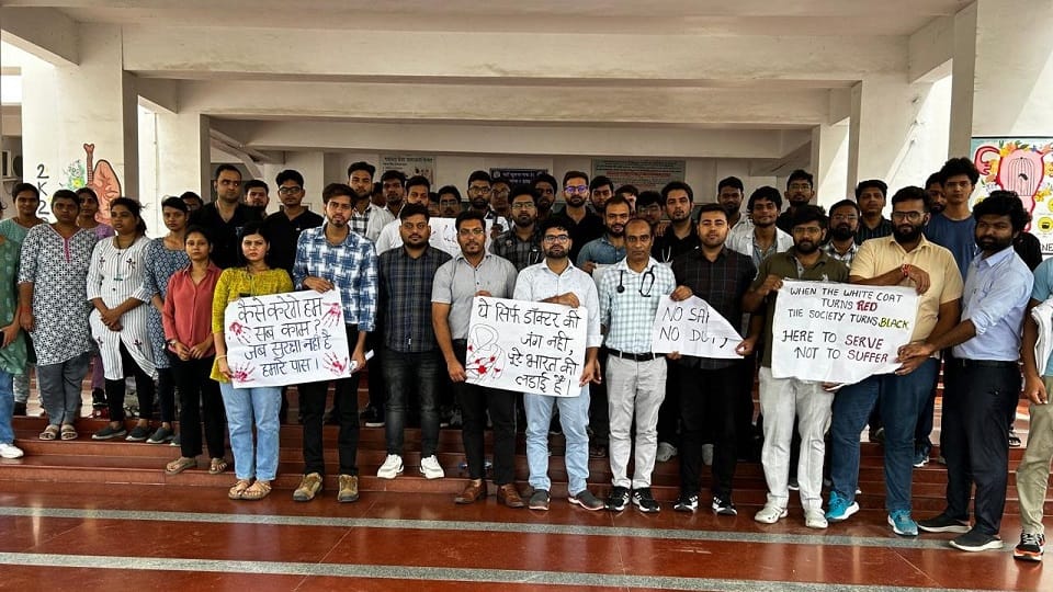 Saharanpur: Doctors on strike in Government Medical College, 150 operations postponed in nine days