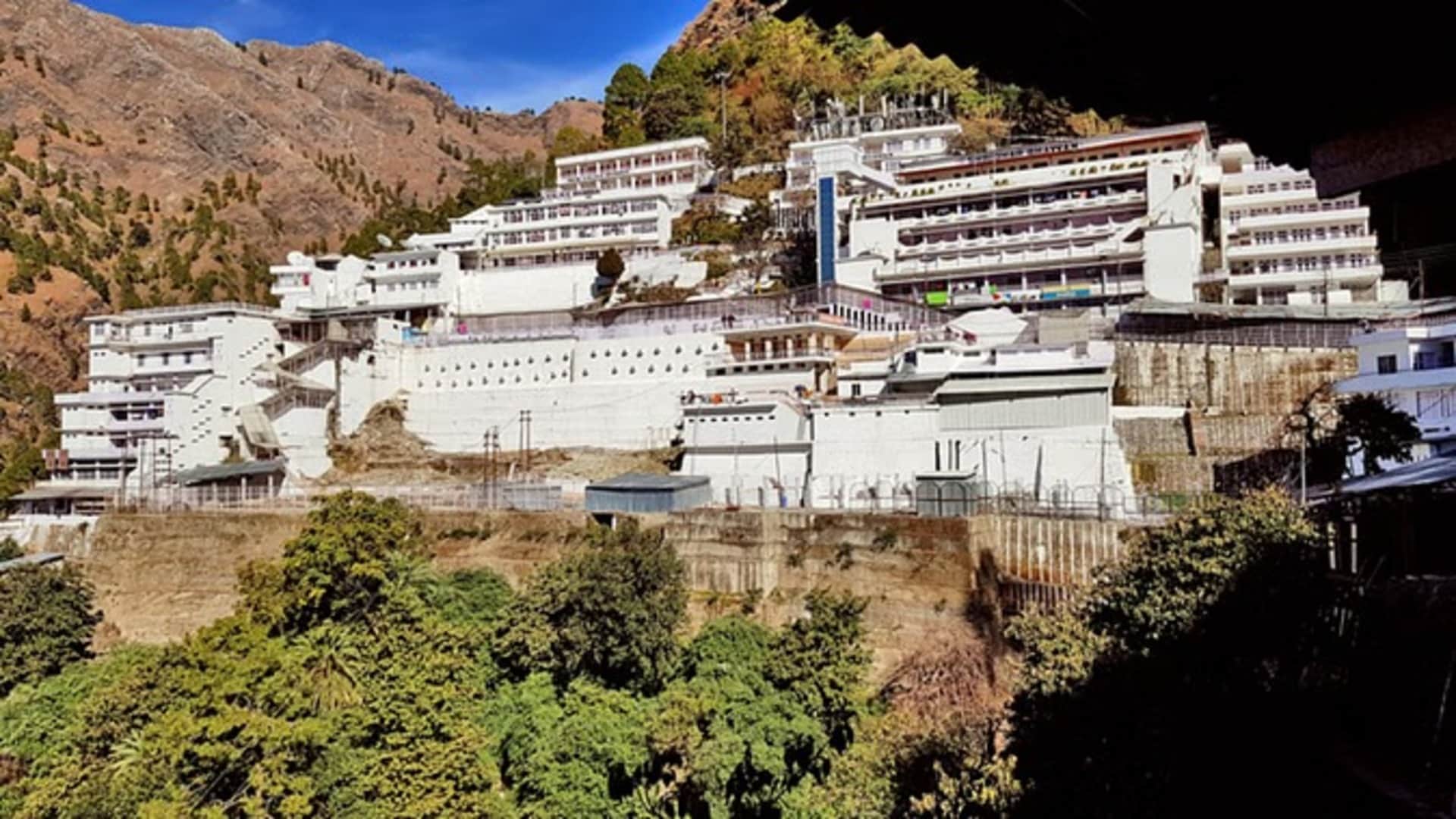 Shardiya Navratri 2024 Mata Vaishno Devi mandir darshan Ticket Price Delhi To Katra Jammu