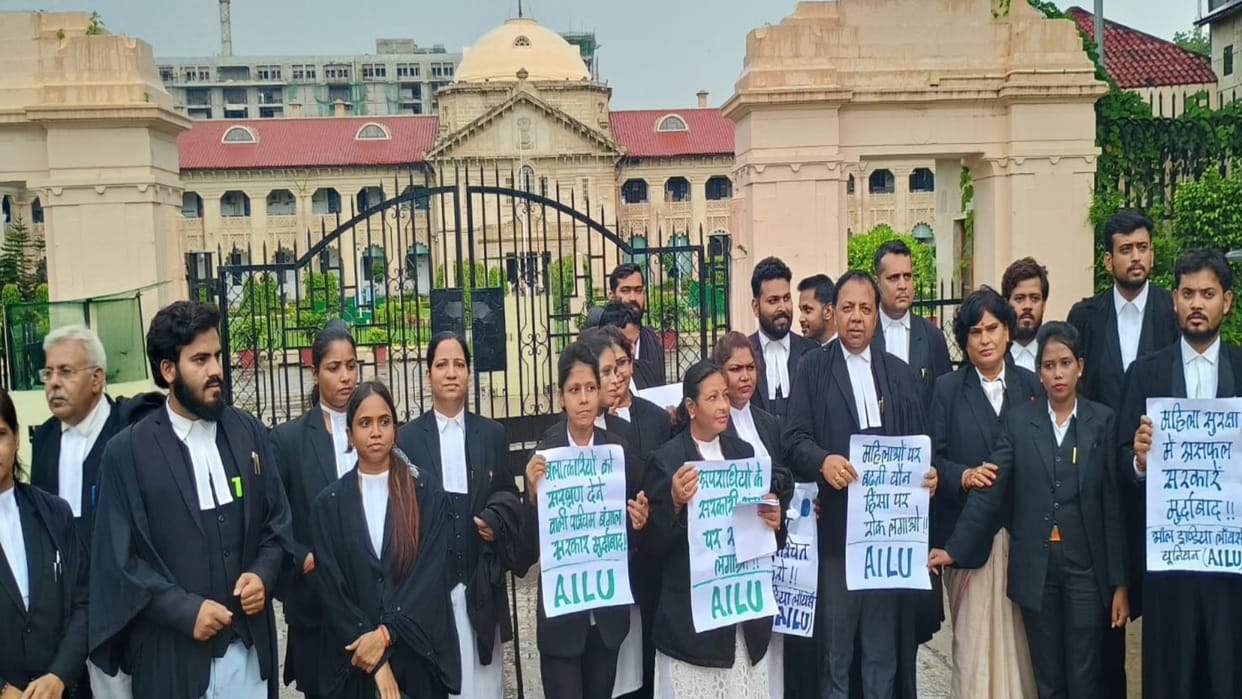 Advocates protest over Kolkata incident, demand hanging of accused