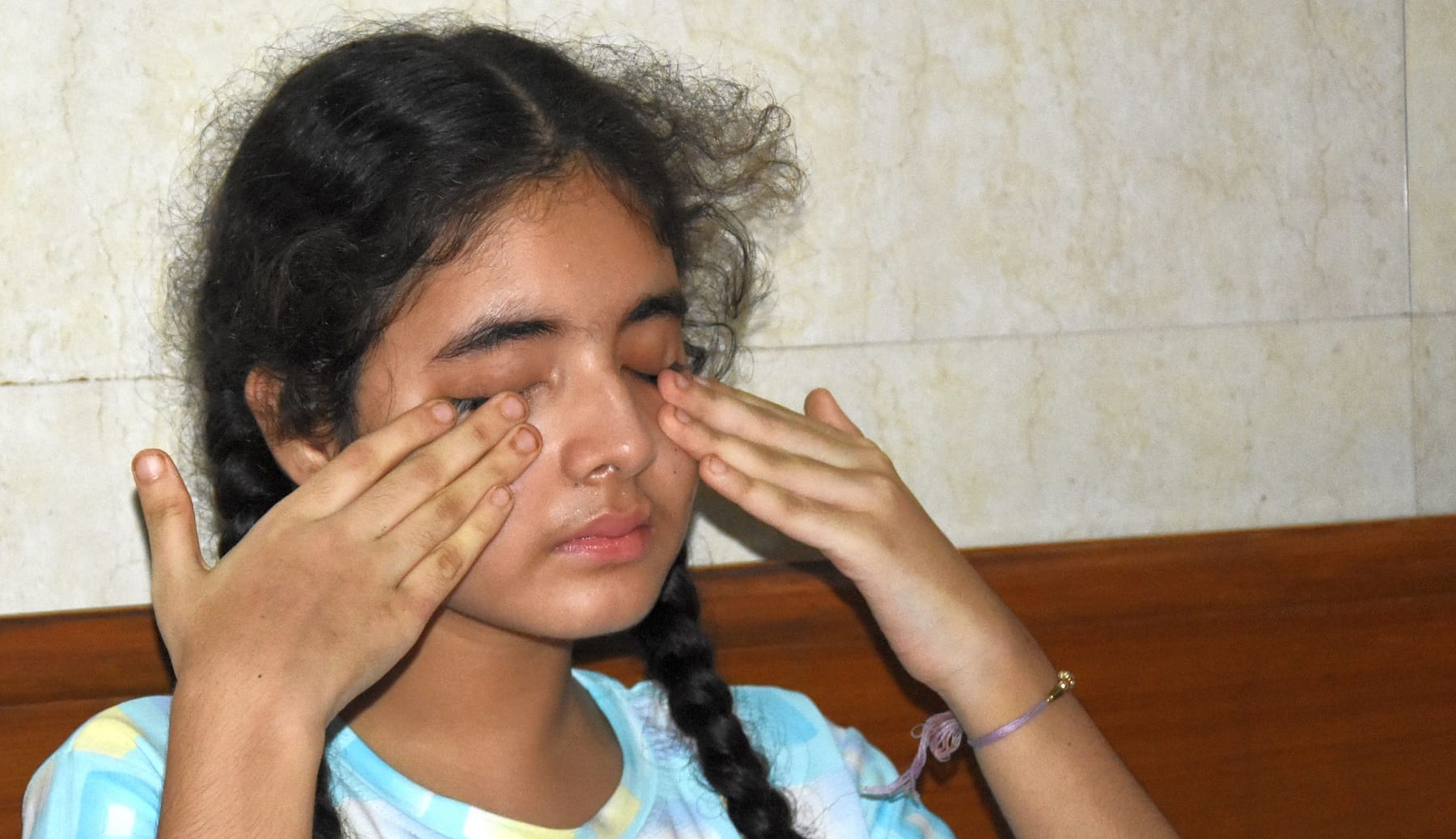Kanpur car accident, Mumma you go now, dont get lost, Medhavi burst into tears on remembering her mother