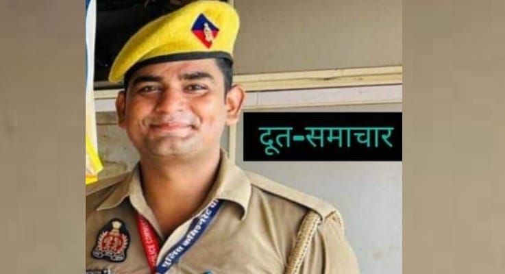 Mahobas brave soldier saved six people from drowning in the river in Varanasi, is being praised everywhere