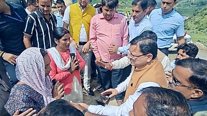 Uttarakhand Weather CM Dhami Reached Disaster Affected Ghutu Village in Tehri and Met People