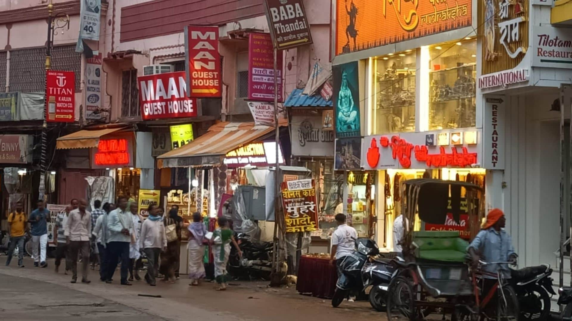 Bangladesh Violence Effect Banaras band some shops closed and some open