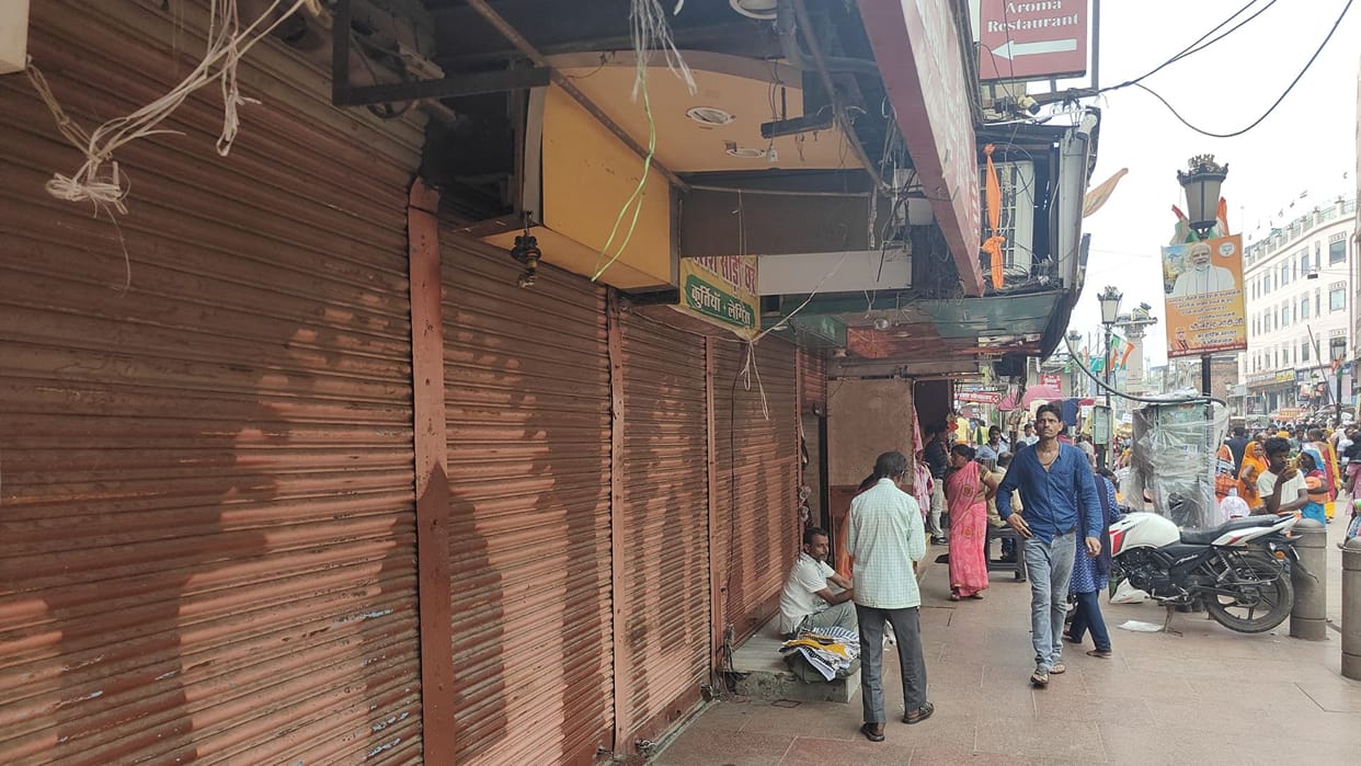 Bangladesh Violence Effect Banaras band some shops closed and some open