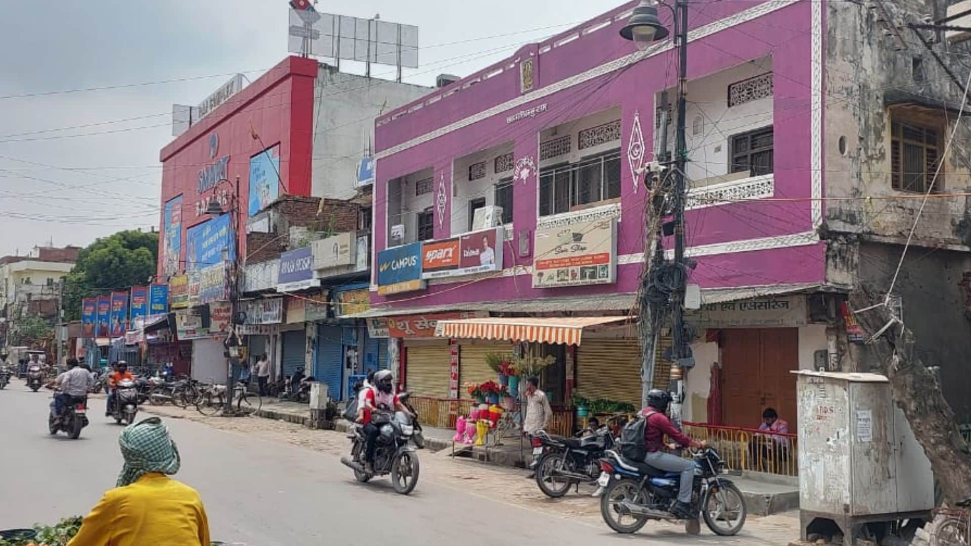 Bangladesh Violence Effect Banaras band some shops closed and some open