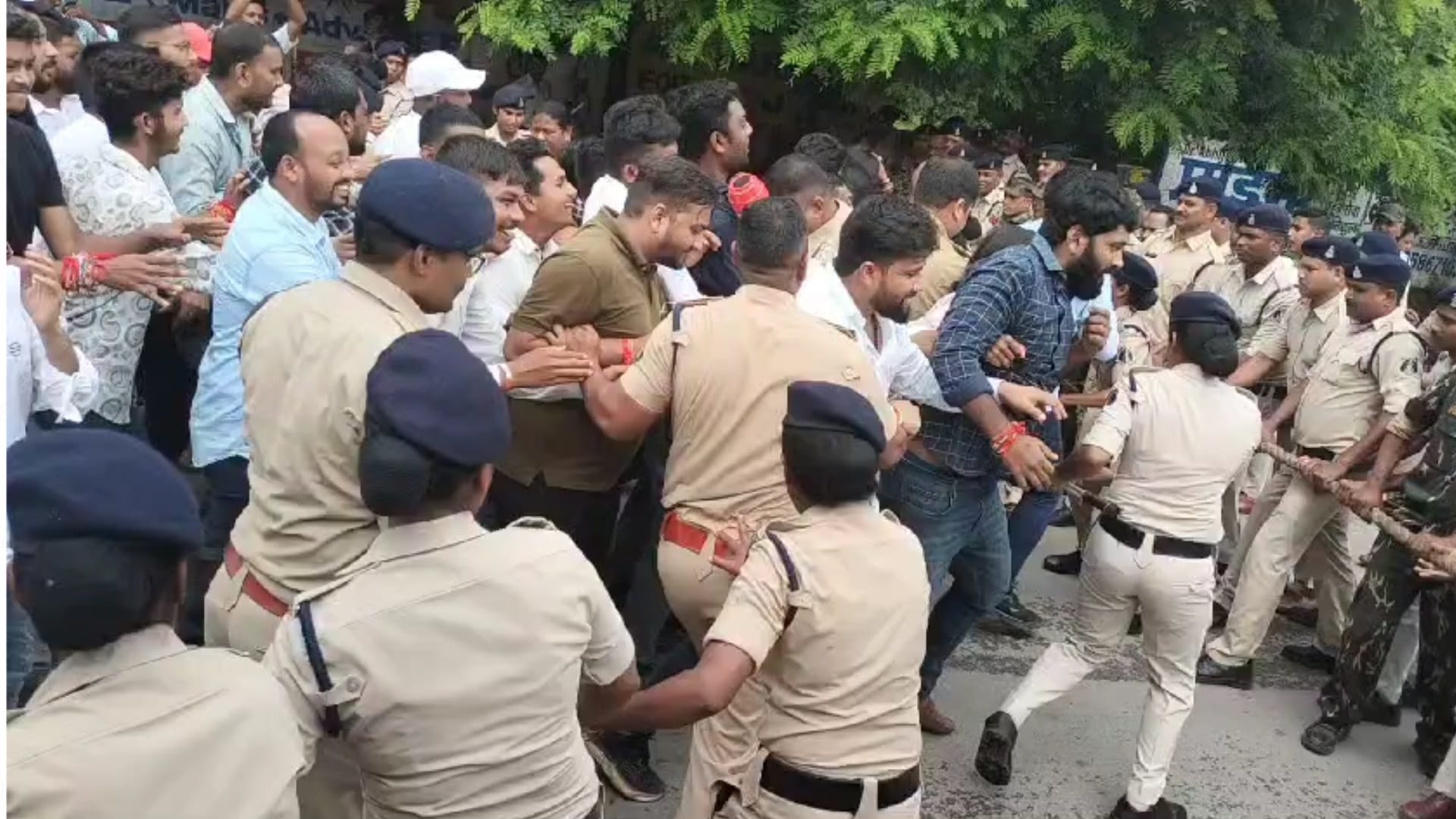 CG Congress Protest in raipur against SEBI chairman ON Hindenburg Report