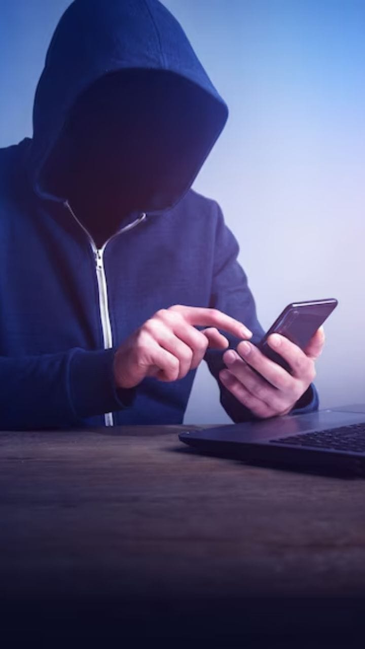 Jhansi: Rs 2.50 lakh withdrawn from account after losing mobile