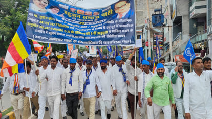 Bharat Bandh did not have much effect in Gorakhpur division, Sikriganj police station was surrounded