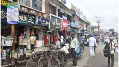 Bharat Bandh did not have much effect in Gorakhpur division, Sikriganj police station was surrounded