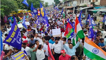 Bharat Bandh did not have much effect in Gorakhpur division, Sikriganj police station was surrounded