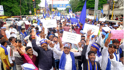 Bharat Bandh did not have much effect in Gorakhpur division, Sikriganj police station was surrounded