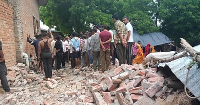 Wall collapsed during drain construction, three MNREGA workers died and two injured, referred to hospital