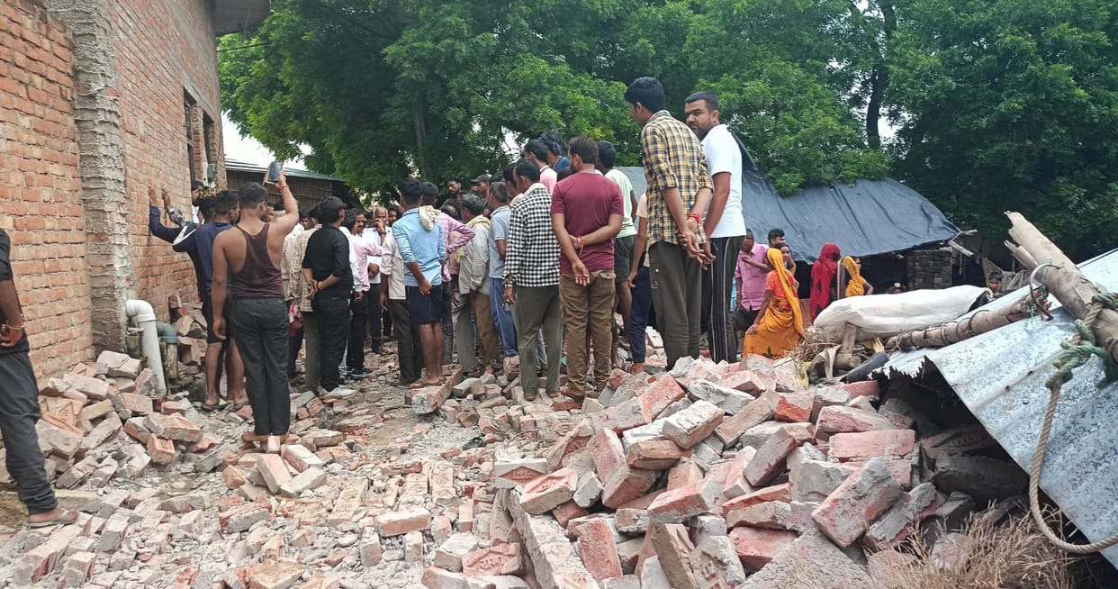 Wall collapsed during drain construction, three MNREGA workers died and two injured, referred to hospital