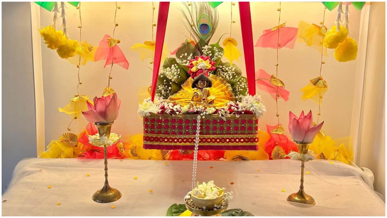 Krishna Janmashtami 2024 Jhanki Decoration Ideas And Theme Images