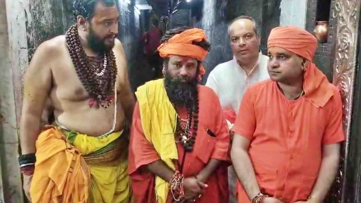 Ujjain Mahakal: Mahant Balaknath reached for the ash aarti of Baba Mahakal