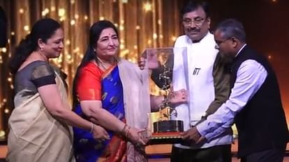 Maharashtra State Film Awards 2024 Asha Parekh N Chandra Anuradha Paudwal Shivaji Satam