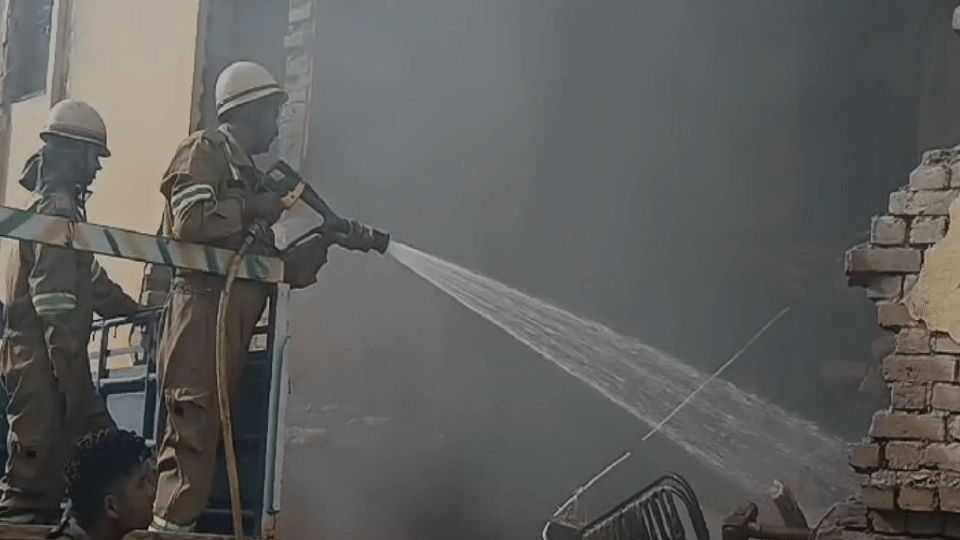 Baghpat: Fire broke out in the warehouse of Khekra police station due to short circuit