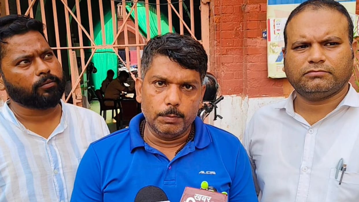 Police filed case on charges of theft in shop in Varanasi
