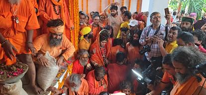 Mahamandaleshwar Pilot Baba given Samadhi in Haridwar today Huge Crowd of devotees gathered