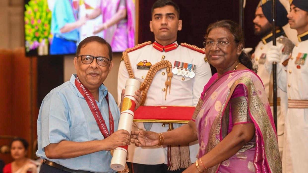President Murmu gives away first-ever Rashtriya Vigyan Puraskar