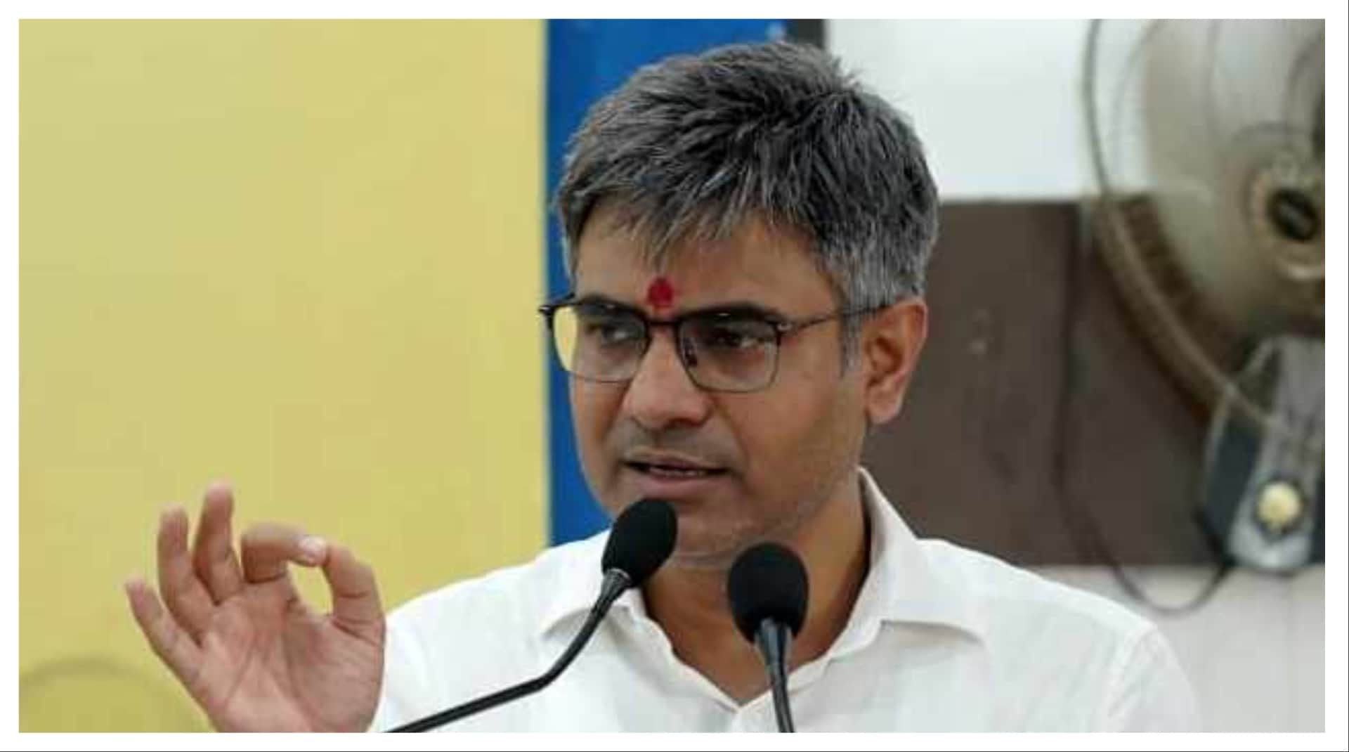 राज्यसभा सांसद डॉ. संदीप पाठक।