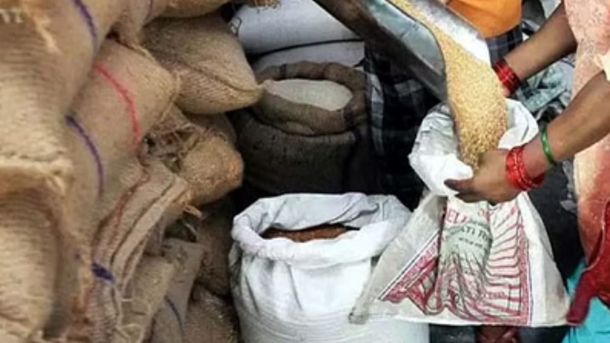HP New rates of flour and rice APL flour has increased by 2.70 rupees and rice by 3 rupees